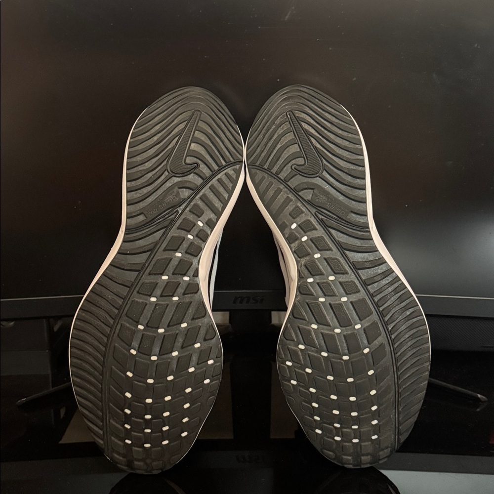 Nike Vomero 16 - Picture 5 of 5