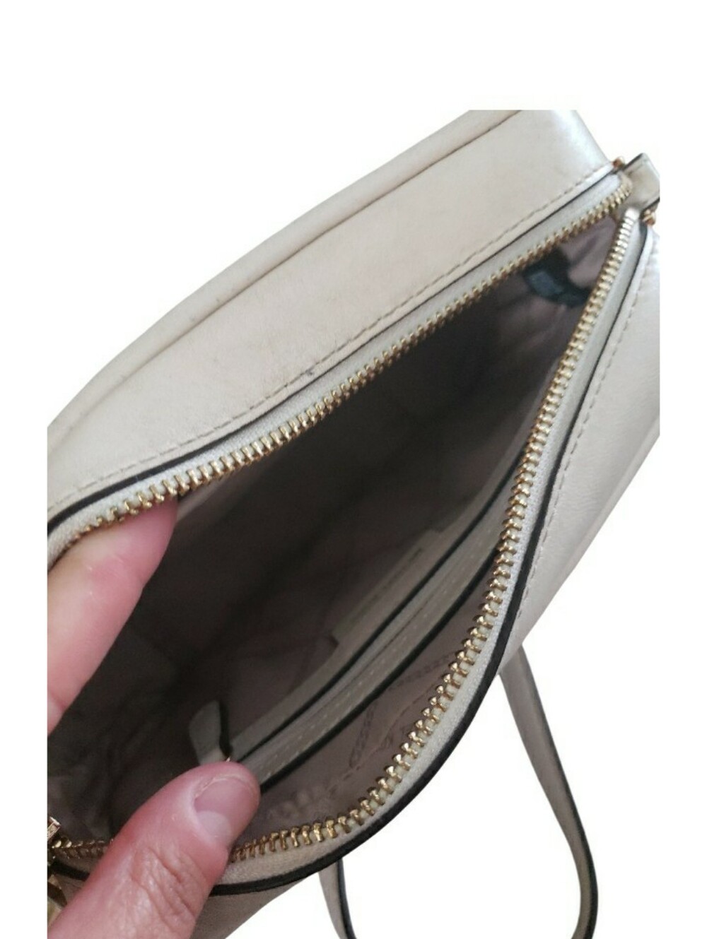 Michael Kors Crossbody - Picture 4 of 16