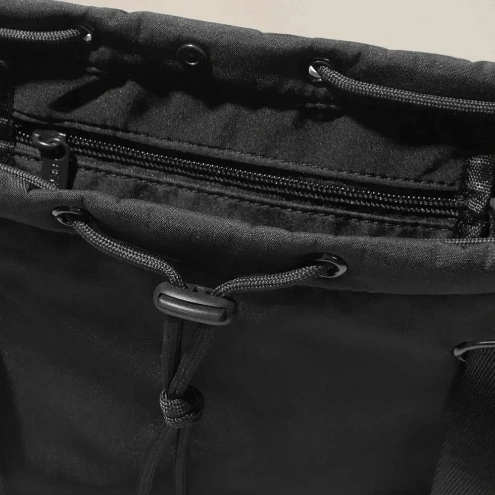 Beyond yoga black convertible gym bag NWT NIB - Picture 5 of 9