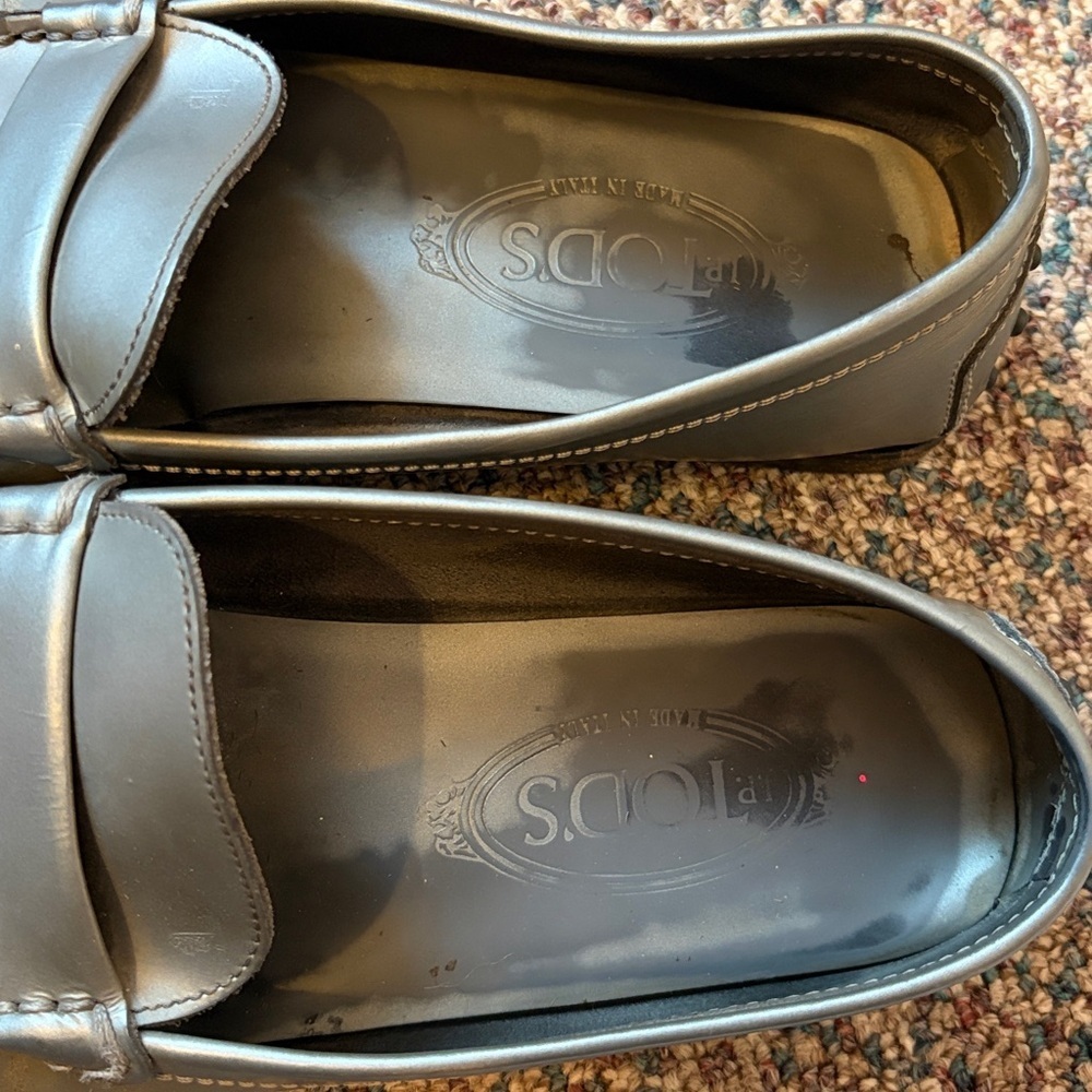 Tod’s silver loafer women’s size 10.5 - Picture 3 of 6