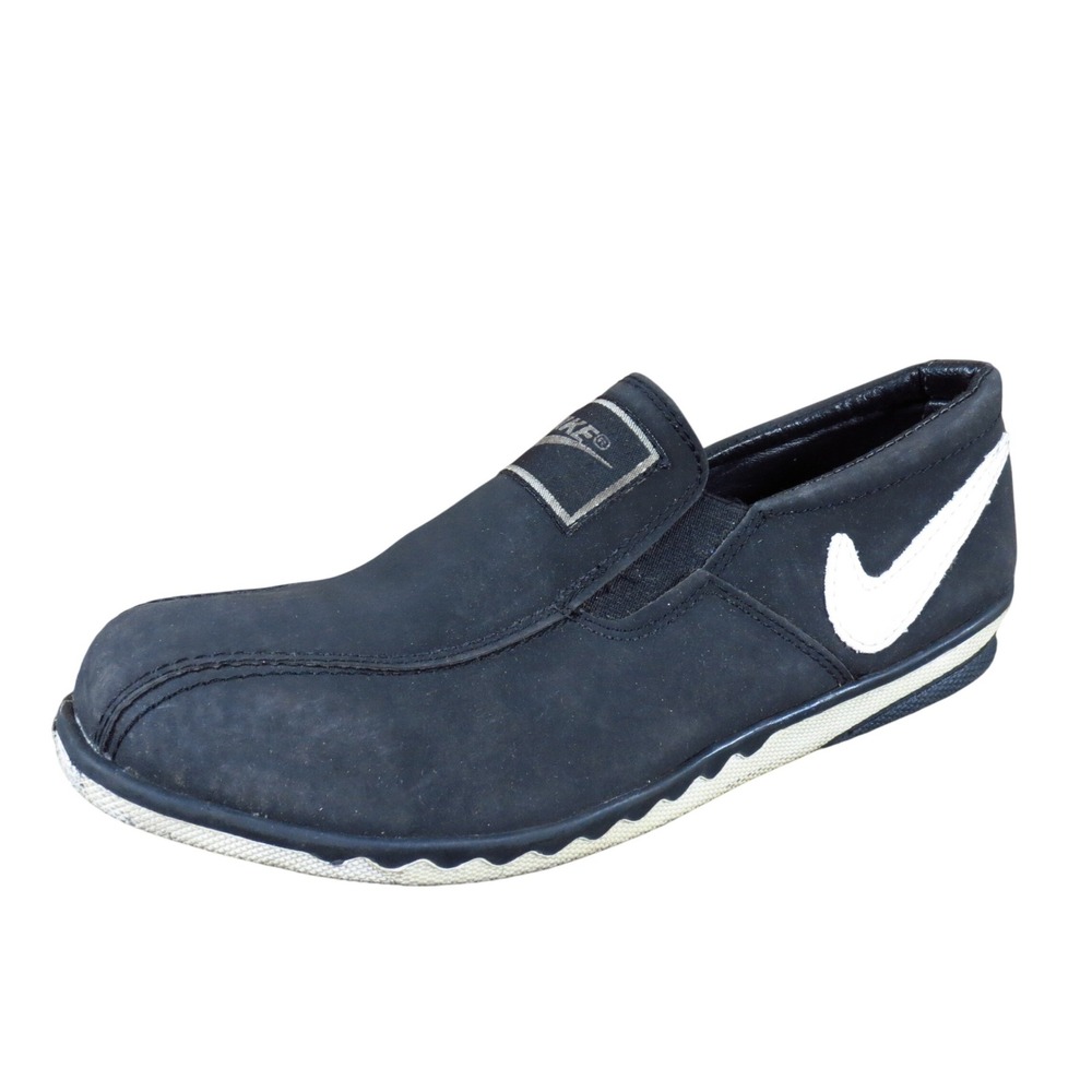 Nike Womens Slip On Sneakers Size 35 Casual Walking Shoes Black White Swoosh