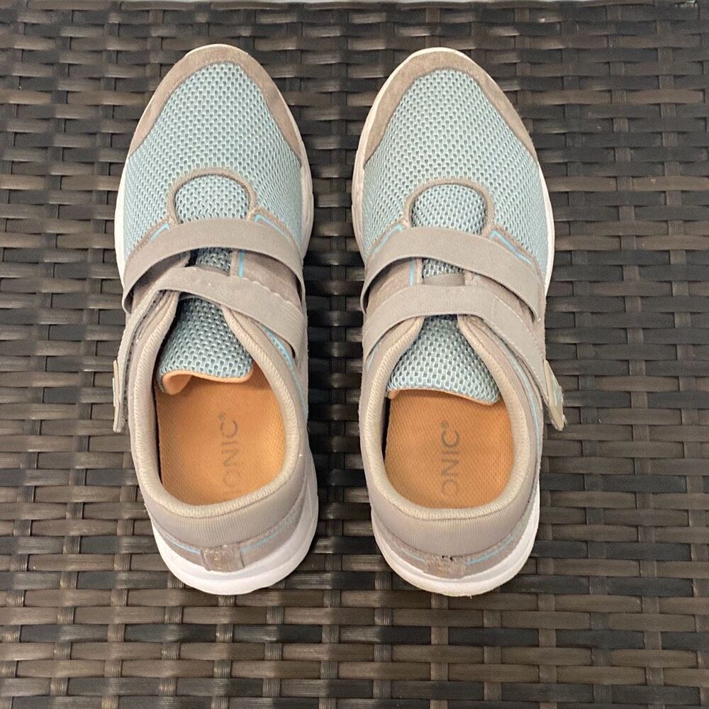 Vionic sneakers women’s size 9.5 ￼ - Picture 5 of 7