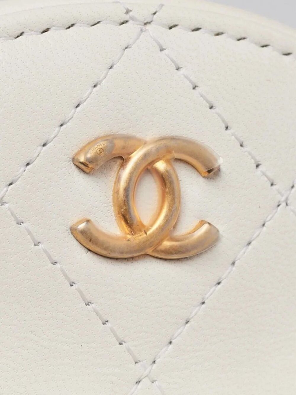 Chanel White Quilted Lambskin Leather Pearl Round Clutch with Chain Bag - Picture 5 of 11
