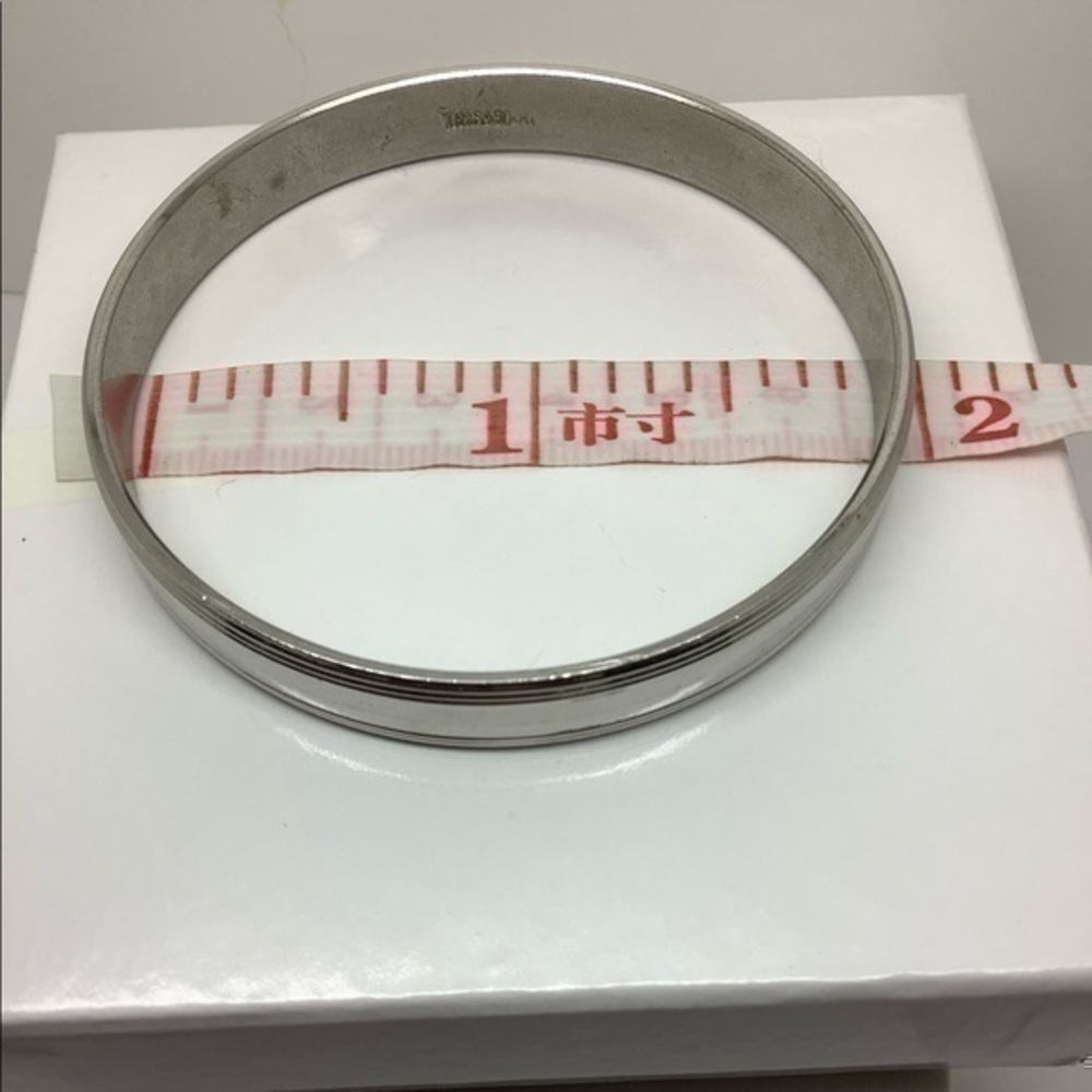 Trifari silver tone bangle bracelet - Picture 3 of 4