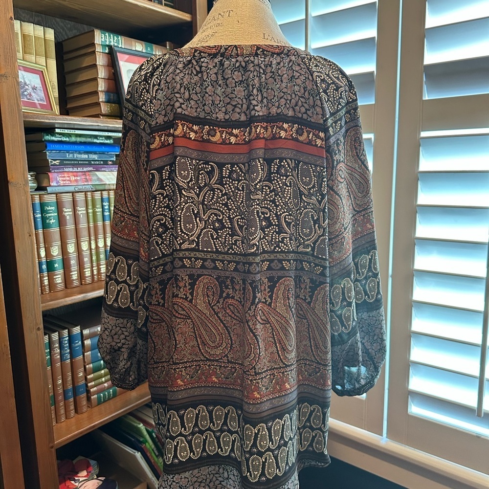 Chelsea & Theodore Multicolor Paisley Blouse - Picture 3 of 8