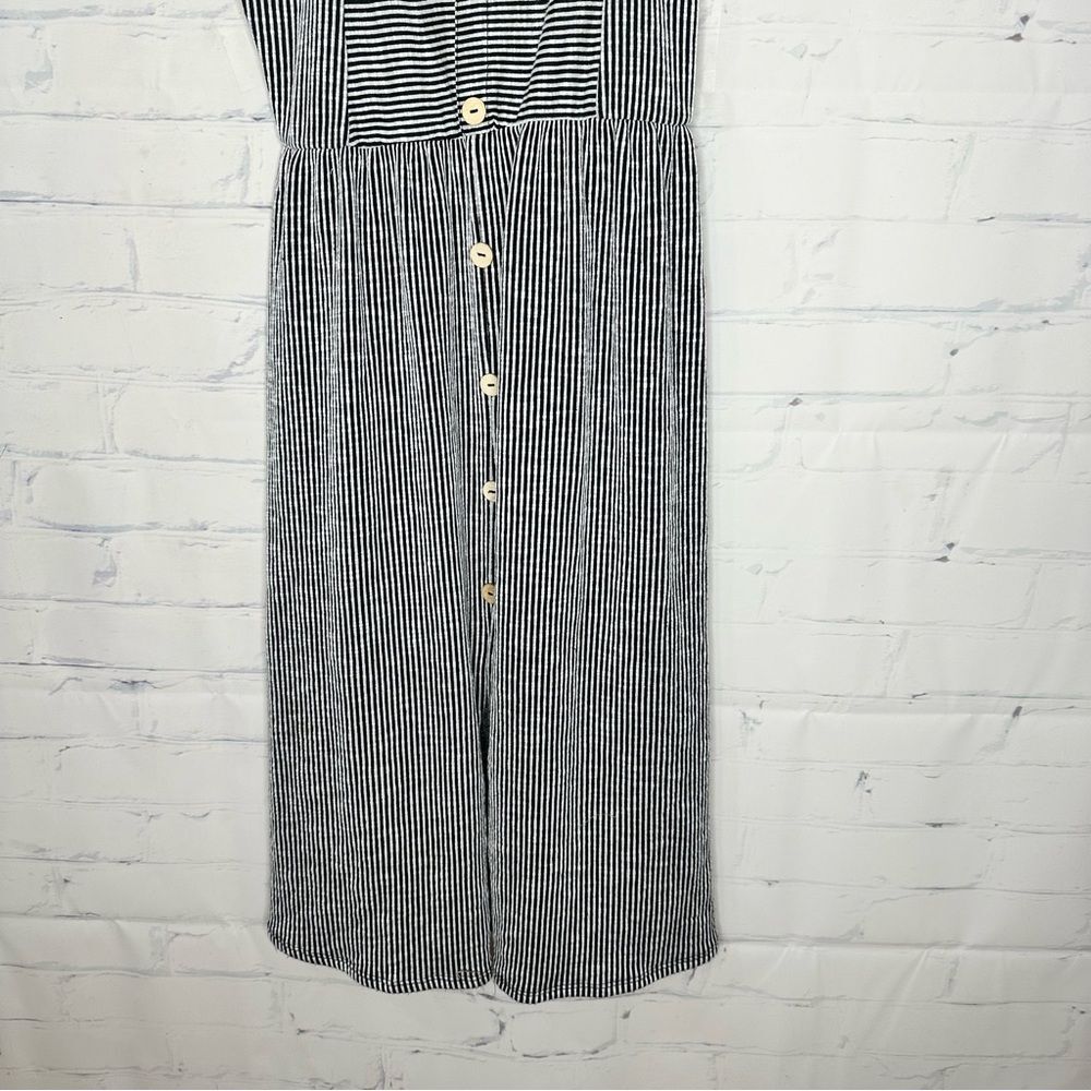 Caution To The Wind medium dress - Picture 2 of 8