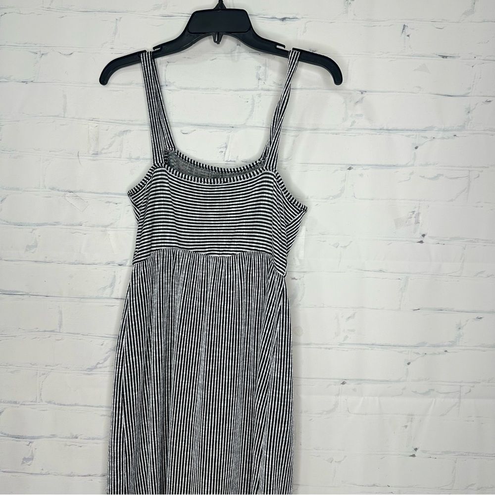 Caution To The Wind medium dress - Picture 7 of 8