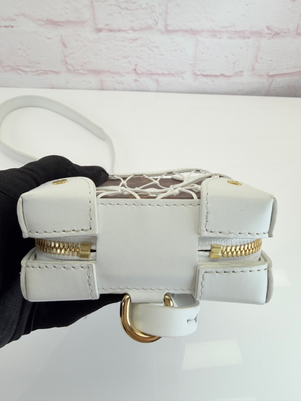 Louis Vuitton Louis Vuitton X NBA Monogram Soft Trunk Phone Box - Picture 8 of 15