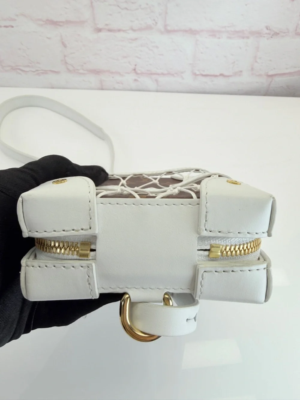 Louis Vuitton Louis Vuitton X NBA Monogram Soft Trunk Phone Box - Picture 8 of 15