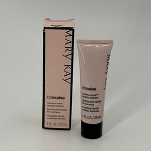 Mary Kay TimeWise Luminous-Wear Liquid Foundation Ivory 4 Normal to Dry Skin 1oz