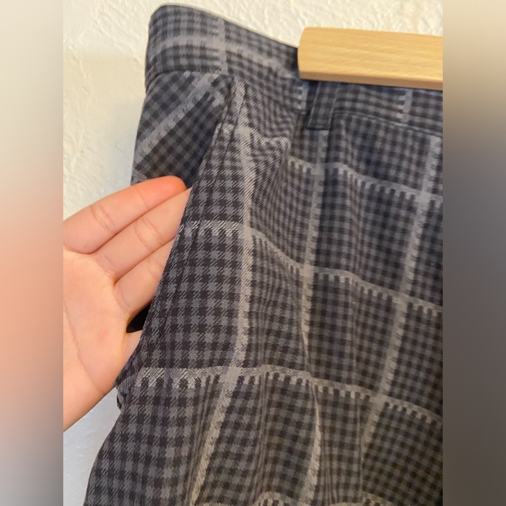 Lululemon shorts - Picture 5 of 12
