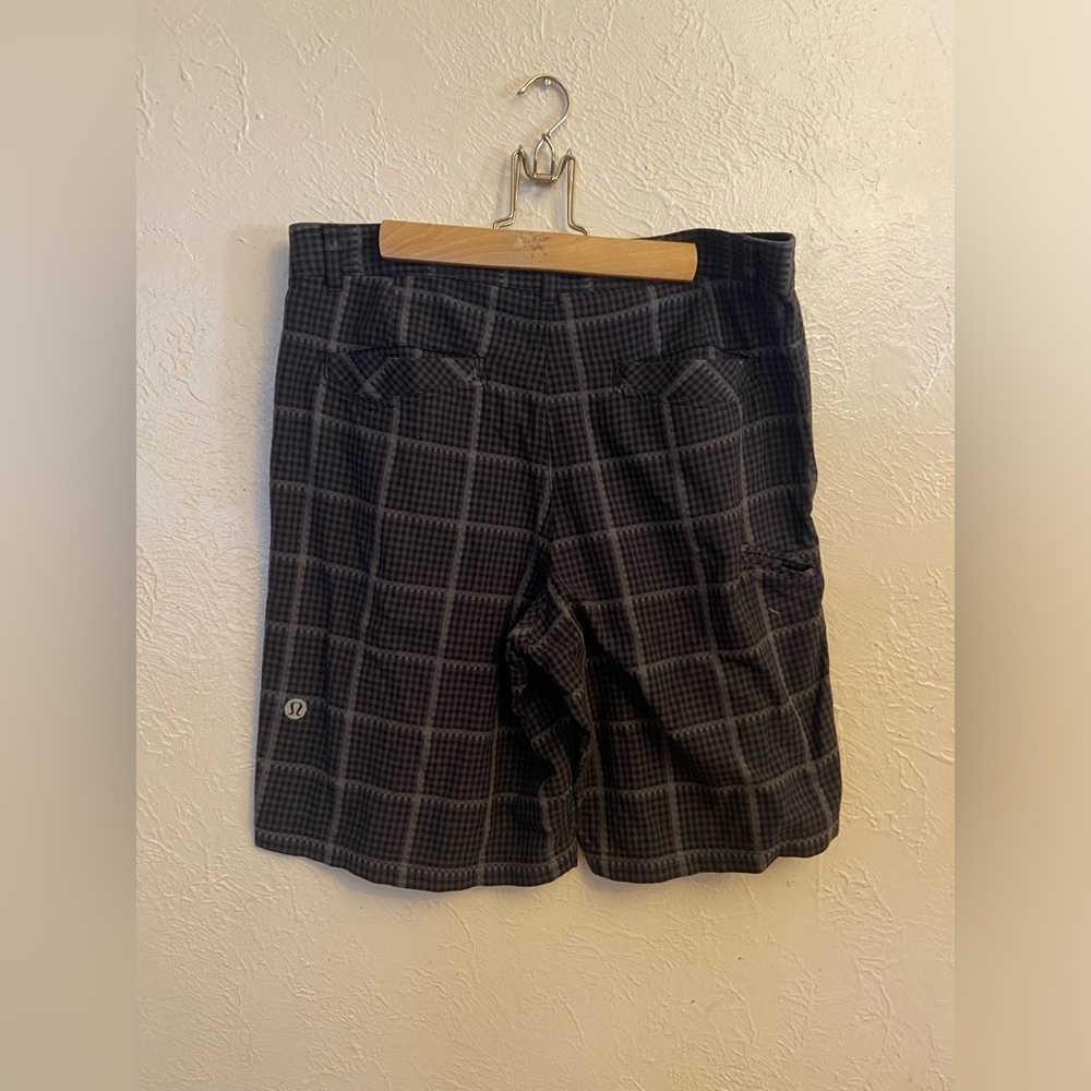 Lululemon shorts - Picture 7 of 12