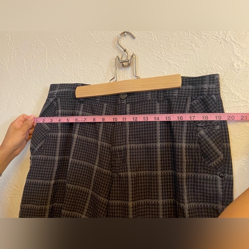 Lululemon shorts - Picture 12 of 12