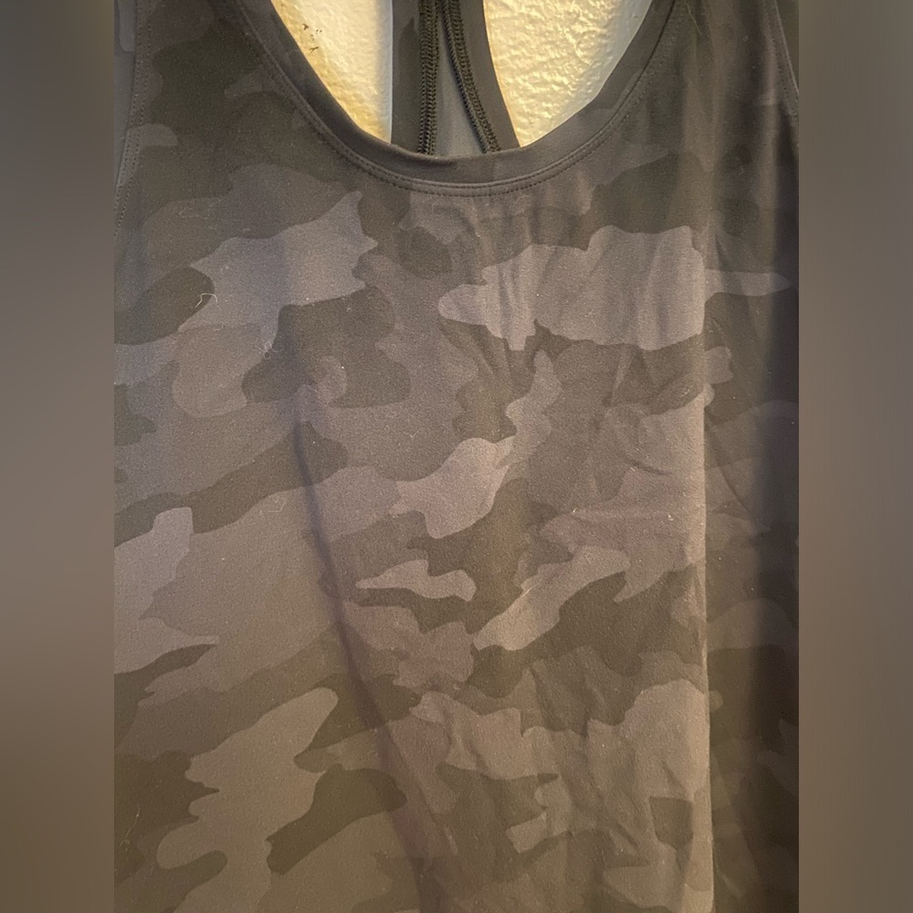Lululemon top - Picture 4 of 10