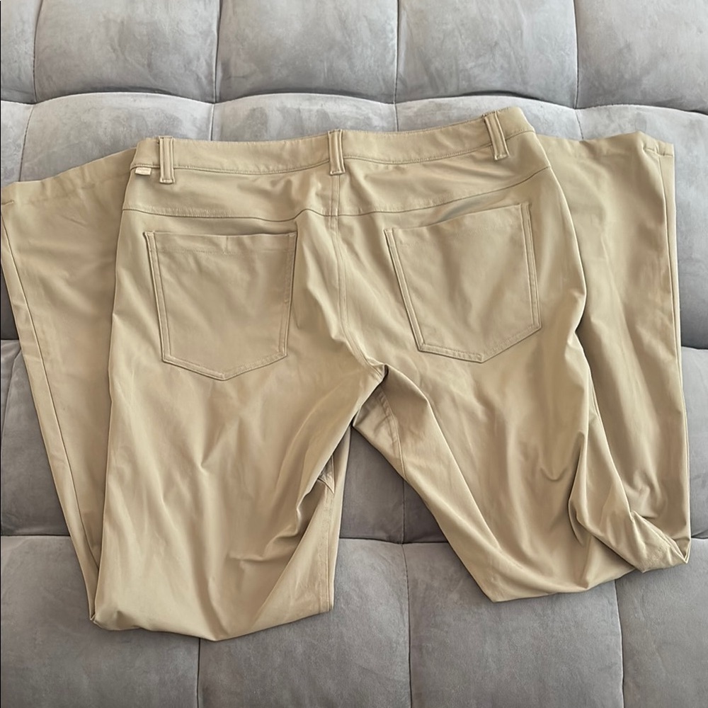 lululemon athletica Men's Khaki Chinos size 32