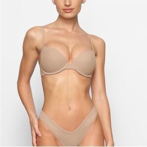 Skims Fits Everybody Push-up Bra