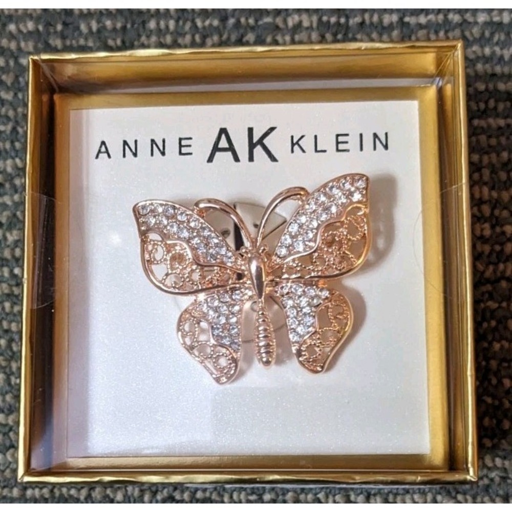 Brooch Pin Butterfly Gold Tone Filagree Rhinestones 1.5" x‎ 1.25" Anne Klein New