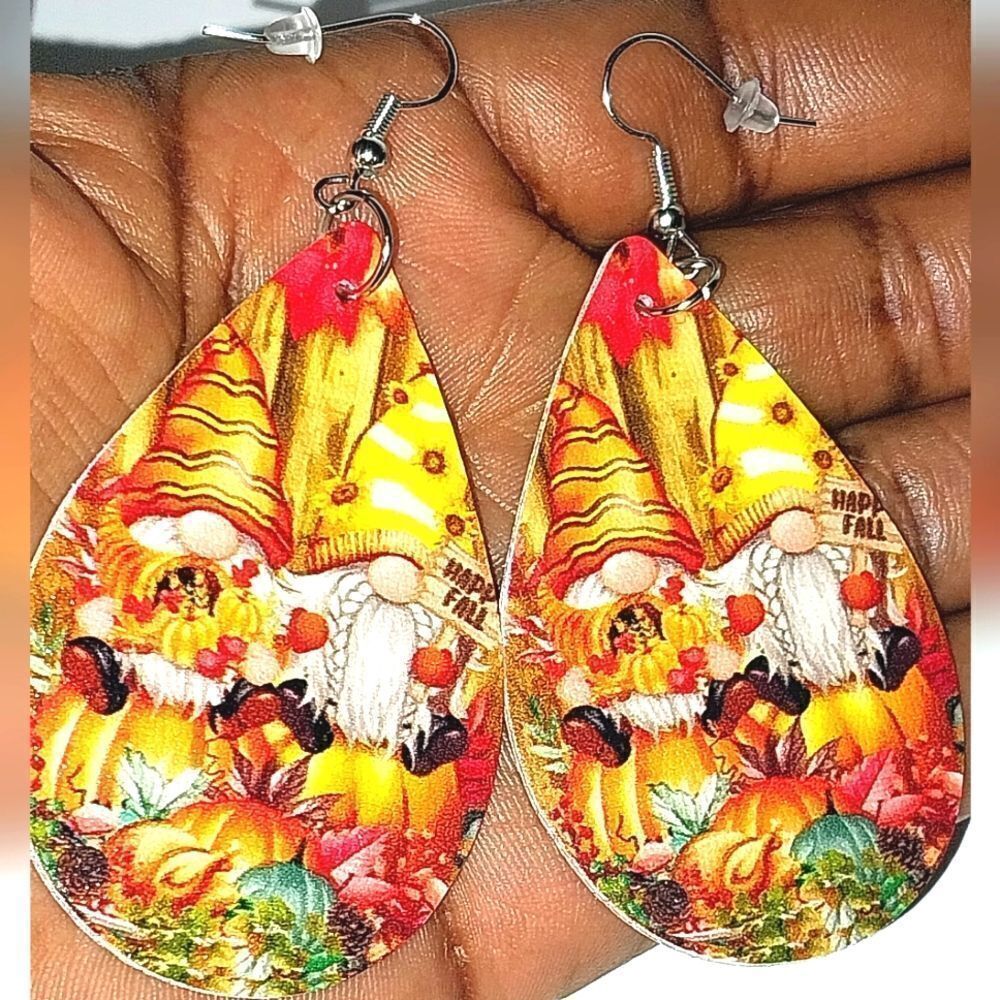 Hand crafted dangle earrings - Picture 5 of 5