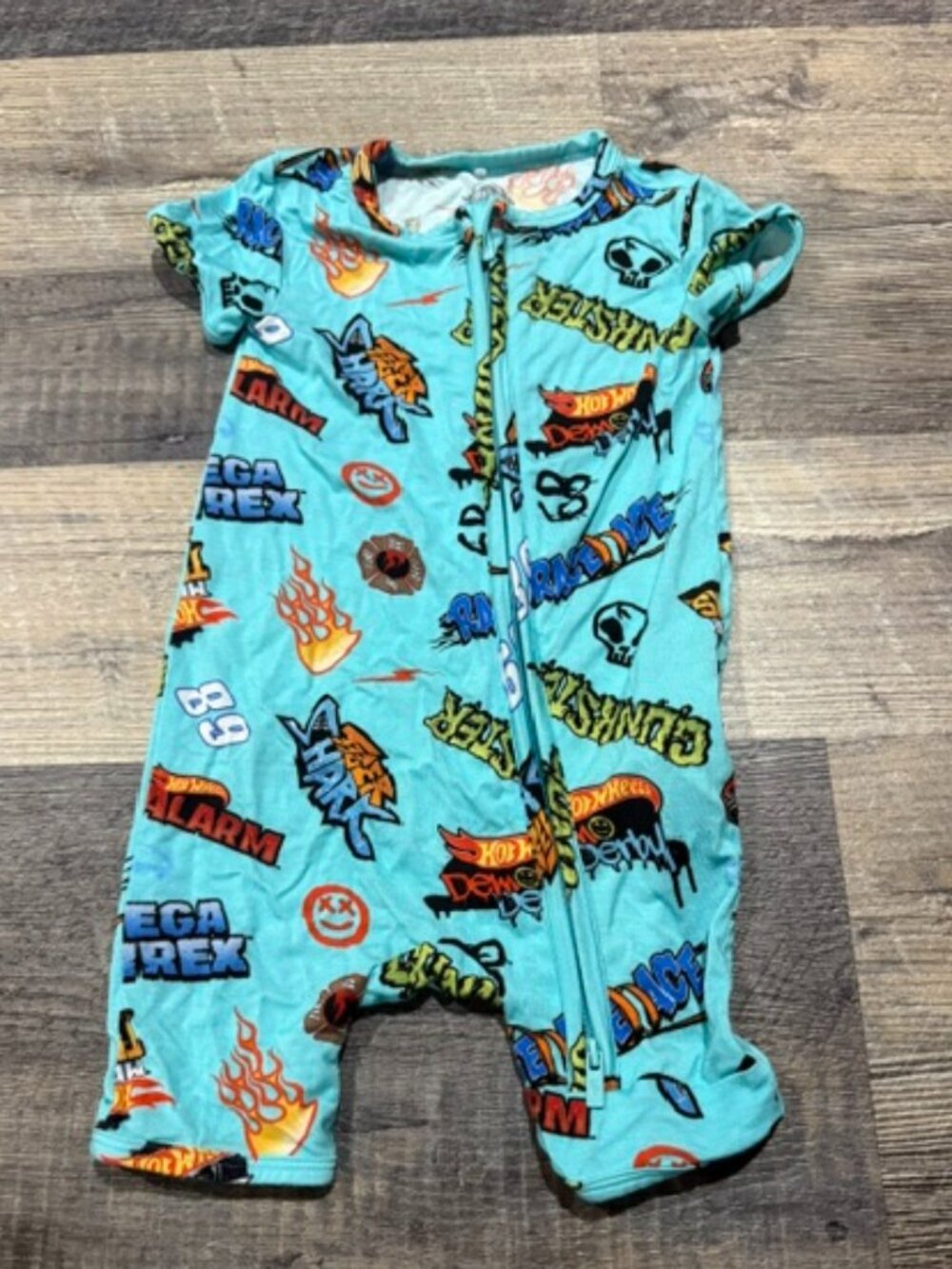 Posh Peanut 18-24 Months Shorty Zippy/Romper Pajamas Hot Wheel Print