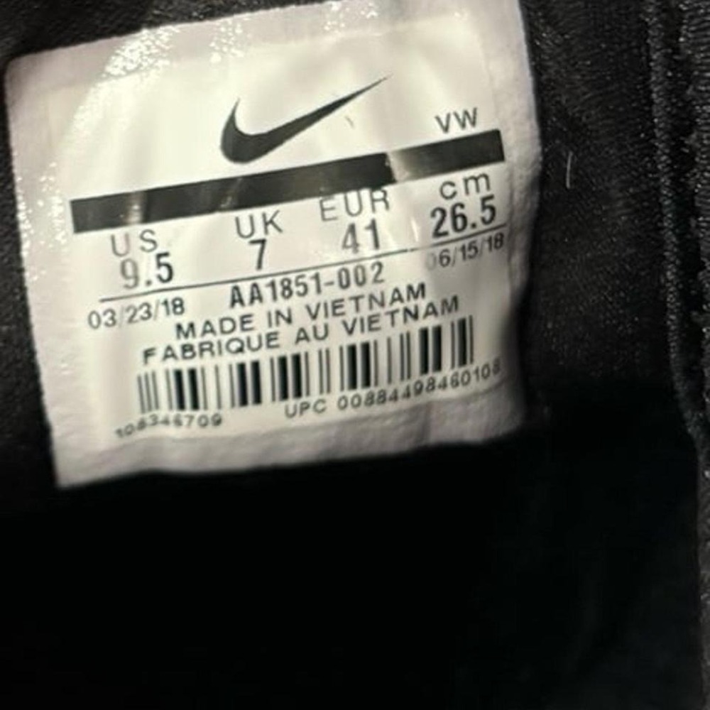 Nike athletic shoes golf shoes - Picture 3 of 8