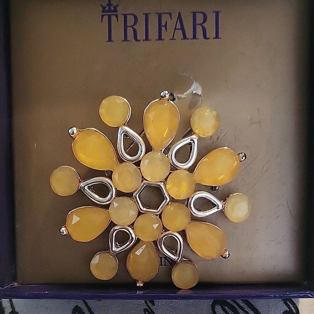 Trifari Gold-Tone Yellow Floral Cluster Brooch