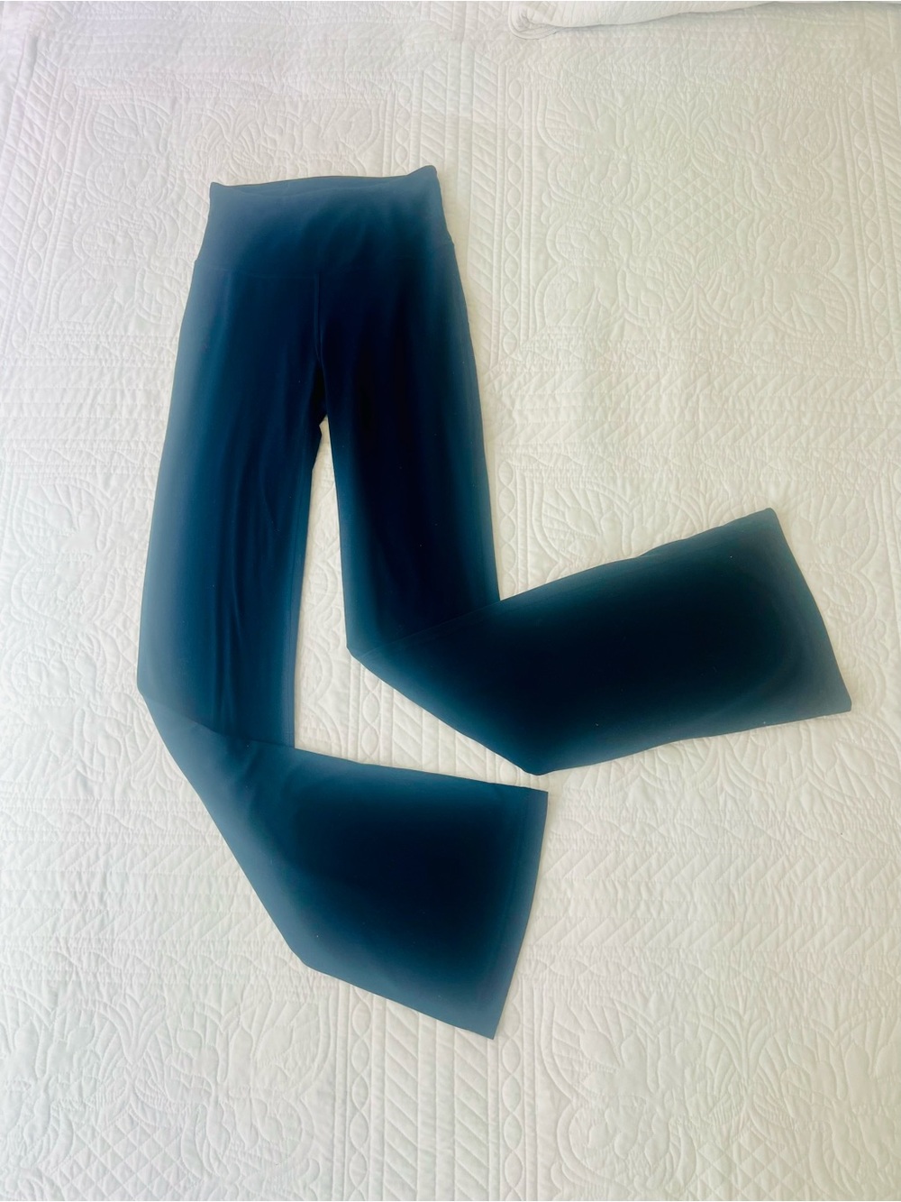 🧘♀️ Lululemon Navy Flared Yoga Leggings