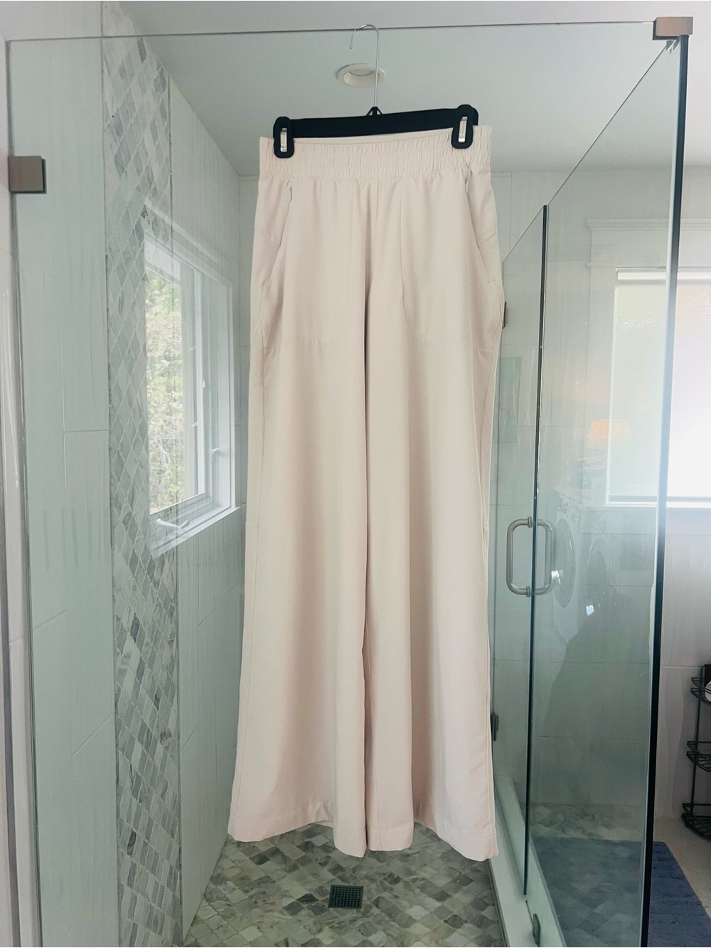 ✈️ Lululemon athletica Swift Mid-Rise Wide Leg Pants/Trousers in Light Cream