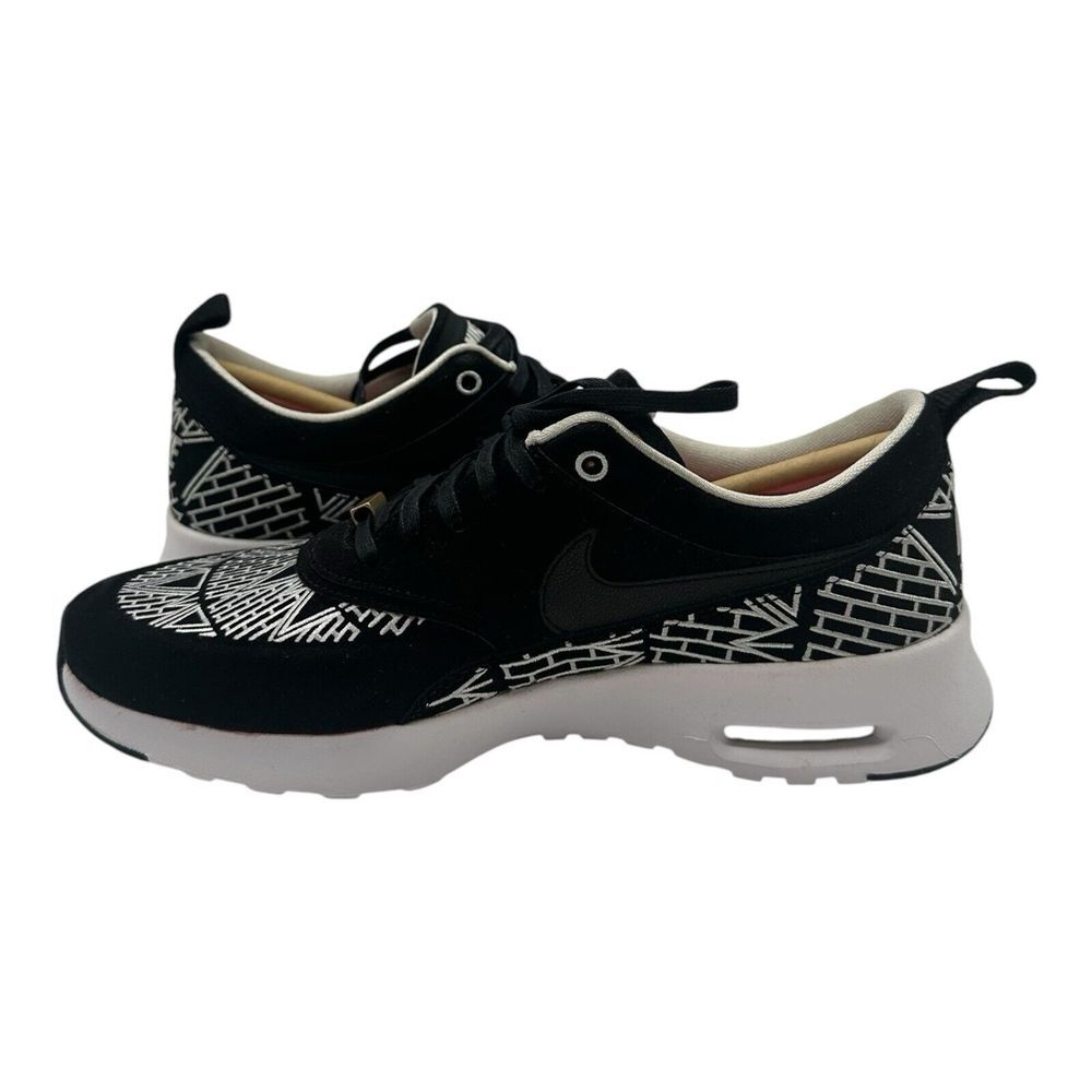 Nike Air Max Thea LOTC QS New York City Shoes Womens 7 Black White 847072-001 - Picture 3 of 10