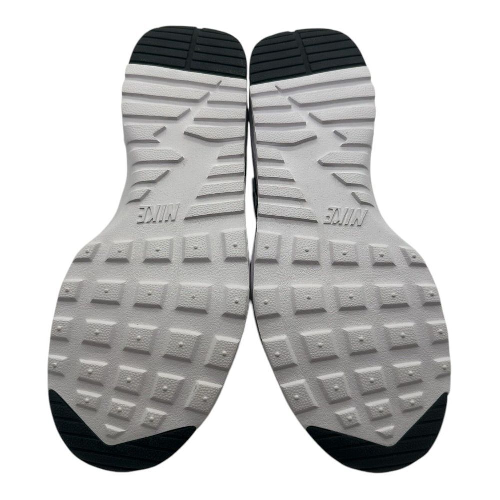 Nike Air Max Thea LOTC QS New York City Shoes Womens 7 Black White 847072-001 - Picture 10 of 10