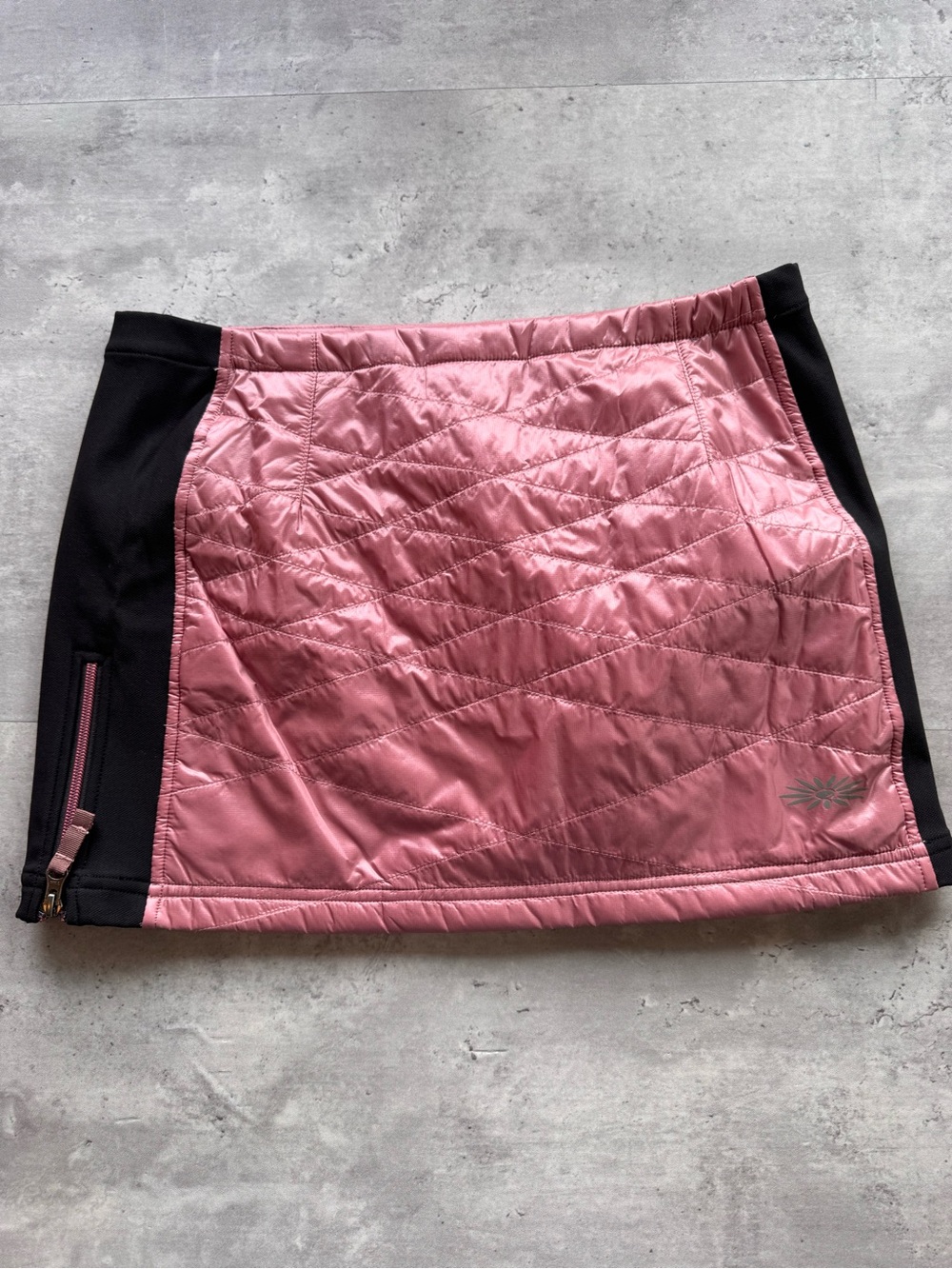 Skhoop Kari Bun Warmer Skirt, Dusty Pink, Size Medium - Picture 3 of 11