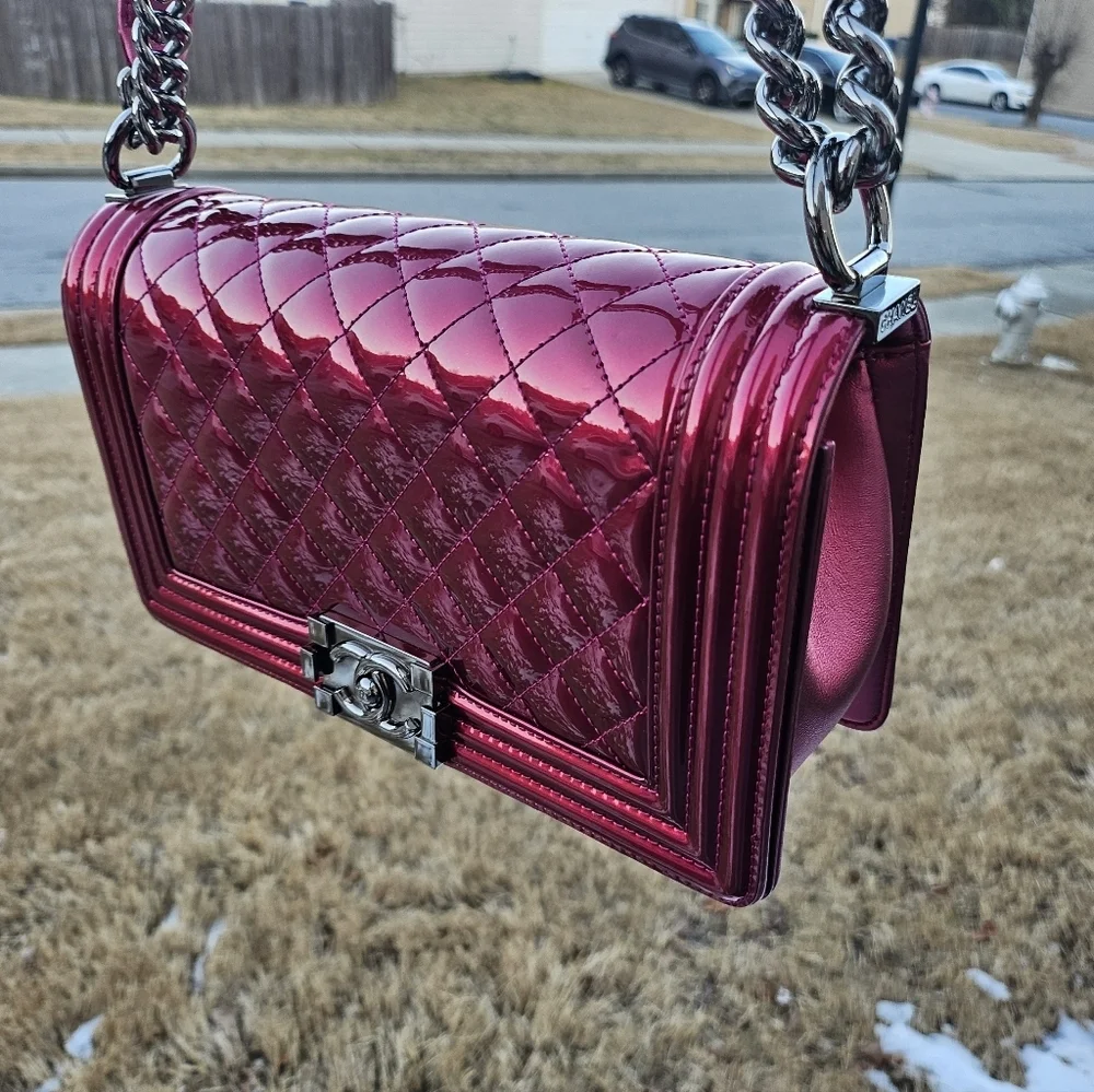 Chanel Boy Bag MEDIUM β Hot Pink Patent Leather/Fuchsia πΈβ¨ - Picture 3 of 16