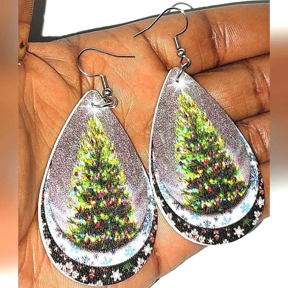 Hand crafted dangle earrings - Picture 4 of 5