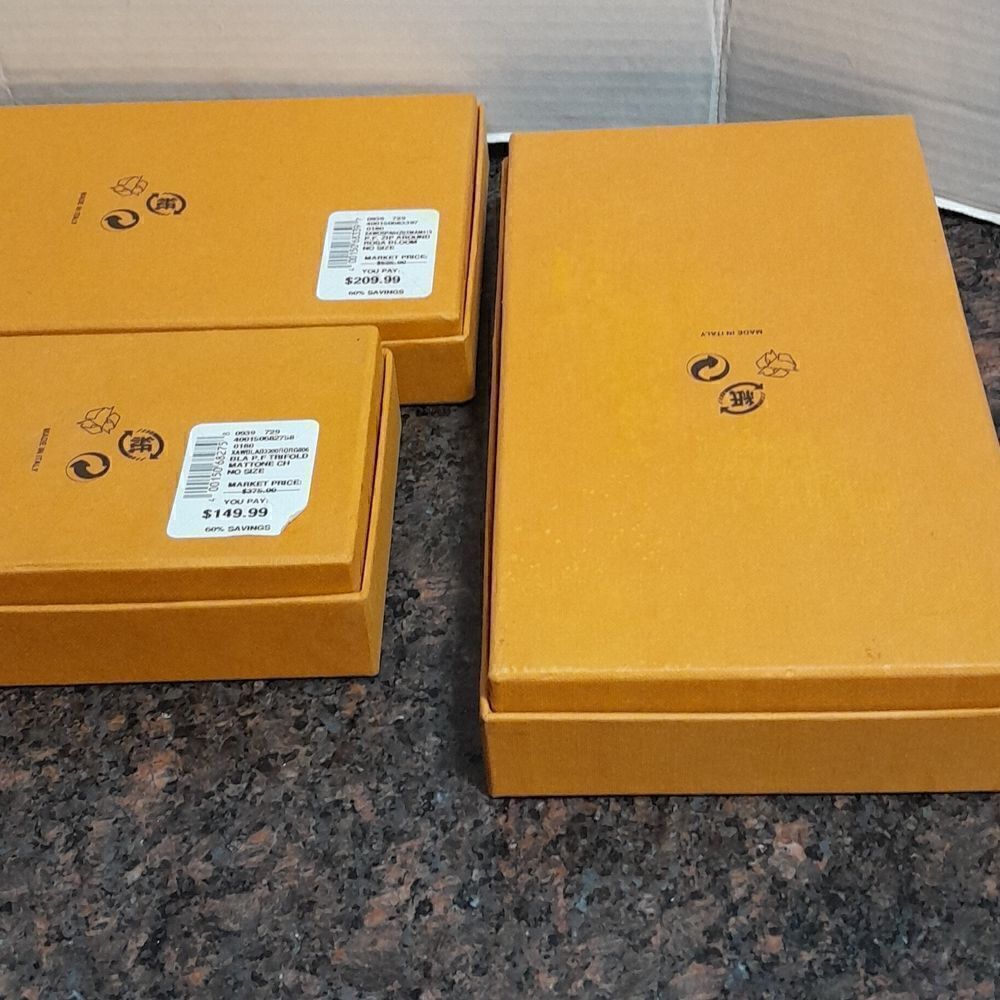 5 Tod's Boxes... 1 is "as is" - Picture 6 of 8