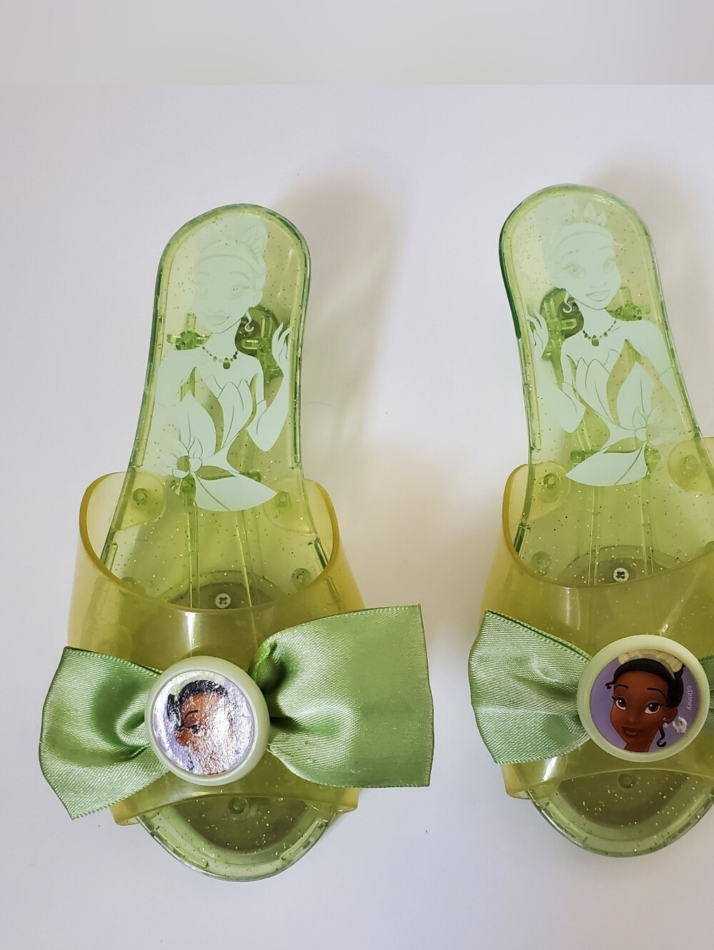 Disney Princess Tiana Green Jelly Kid Dress Up Heels with Bow and Medallion - Picture 2 of 5