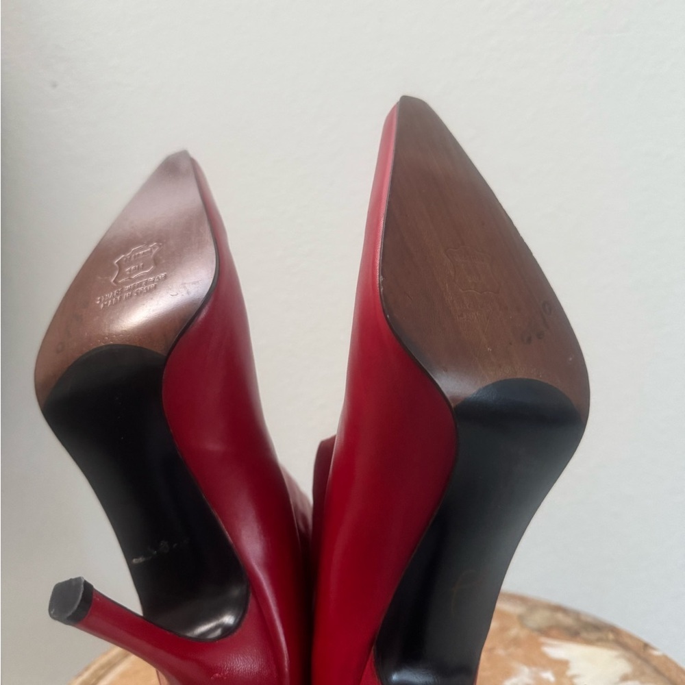 Stuart Weitzman Pointed-Toe Leather Booties - Picture 10 of 14