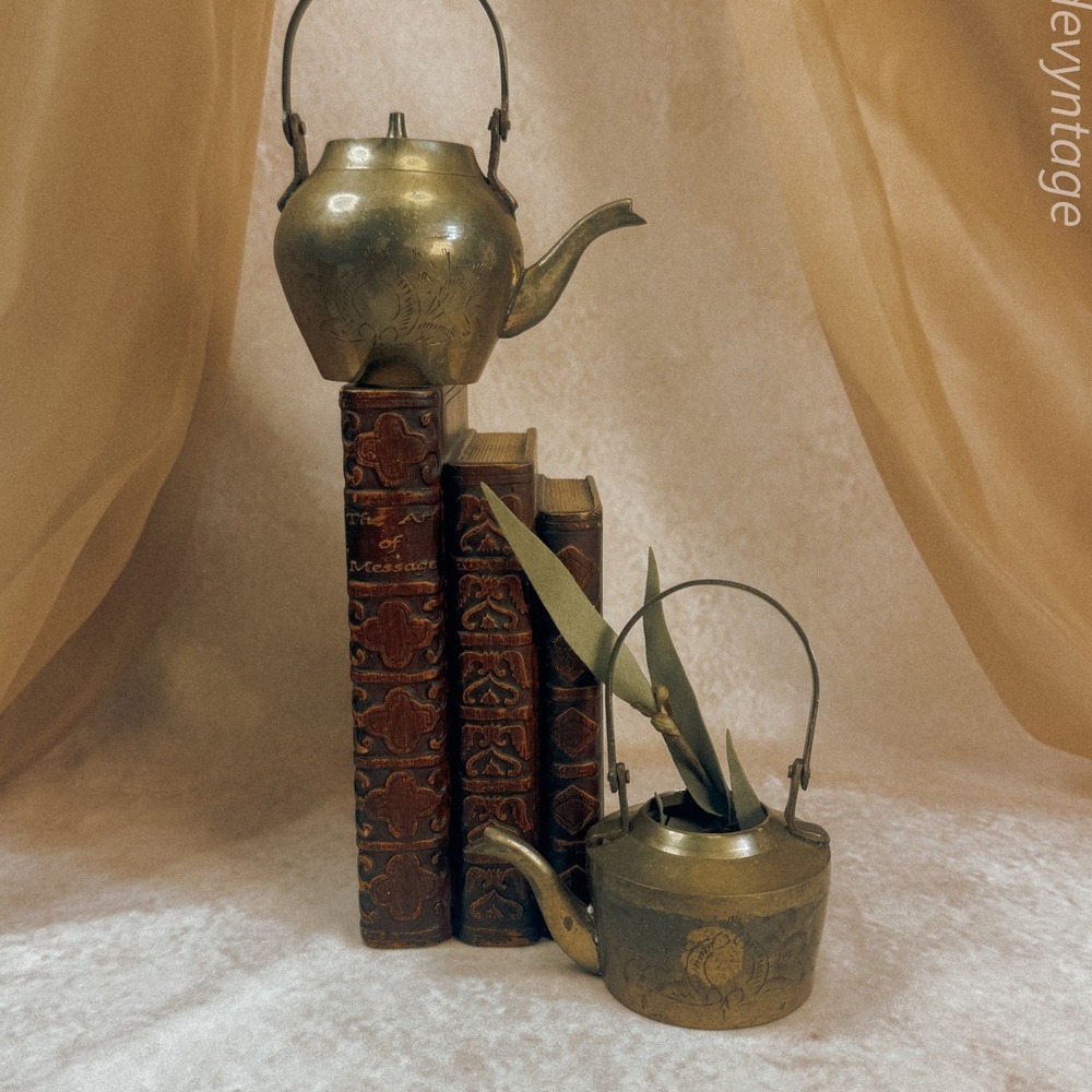 Brass Pair of Mini Teapots /‎ Tea Kettles