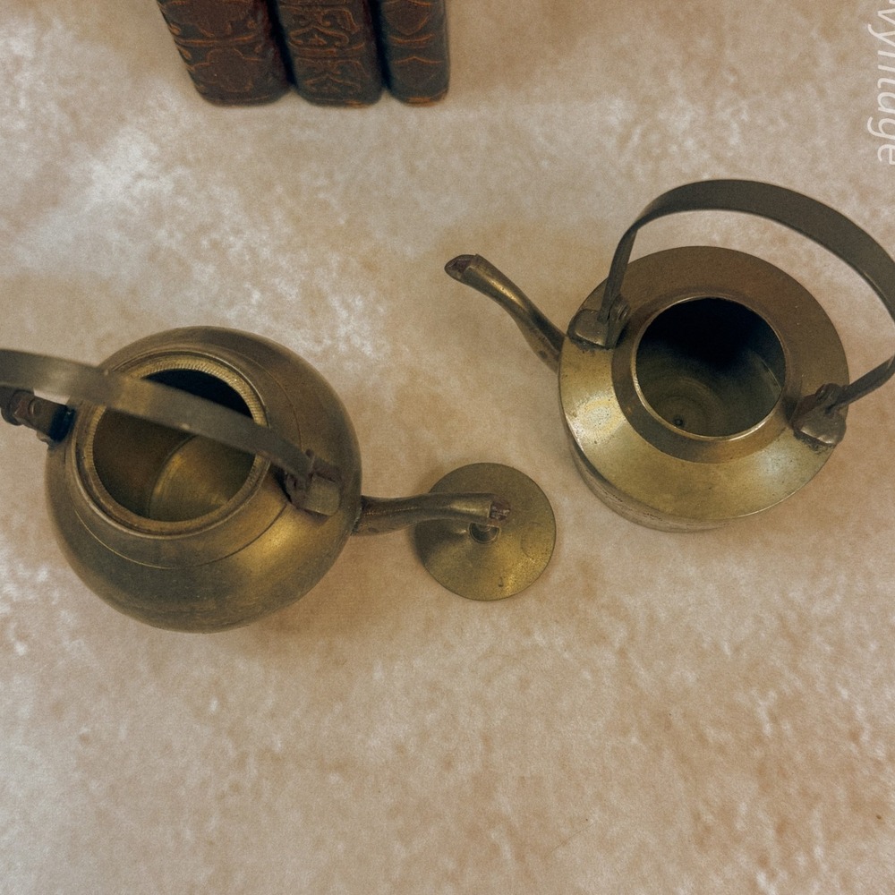 Brass Pair of Mini Teapots /‎ Tea Kettles - Picture 4 of 6