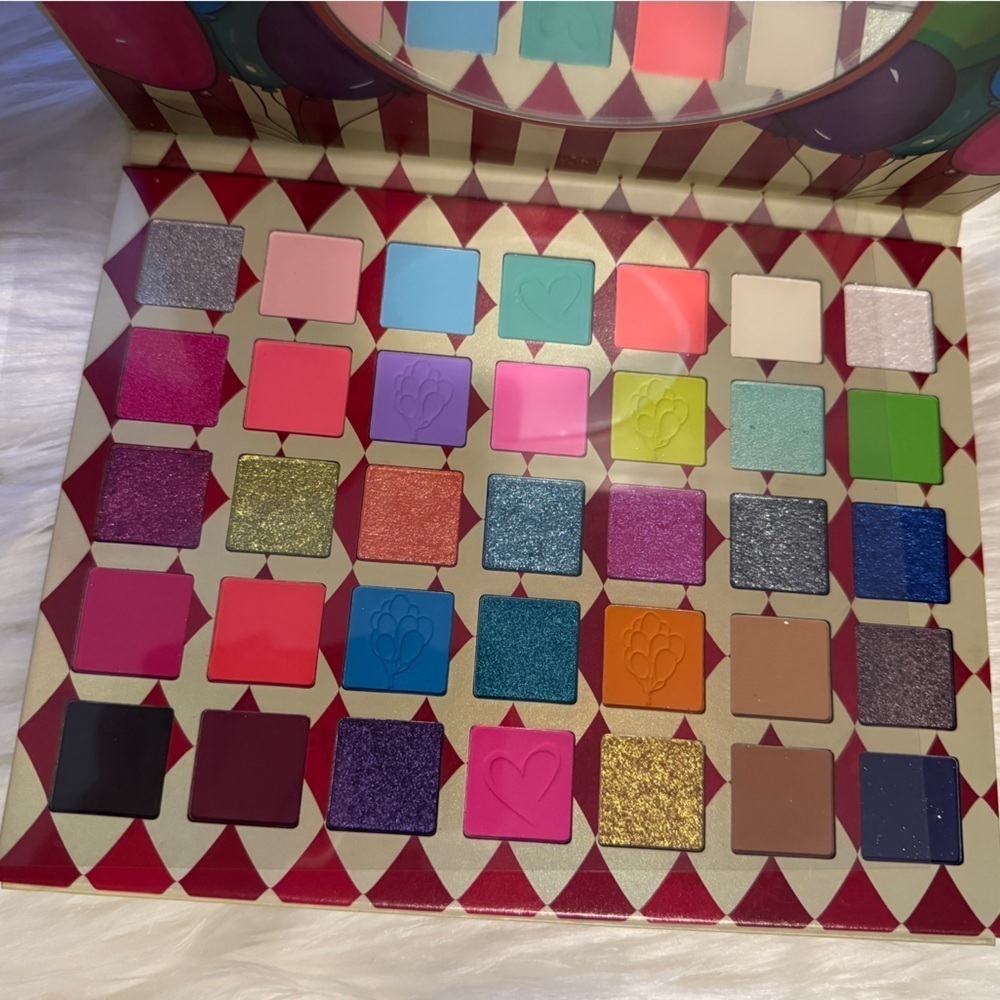 Beauty Creation-  Remi Circus Clown- Eyeshadow Palette - Picture 4 of 4