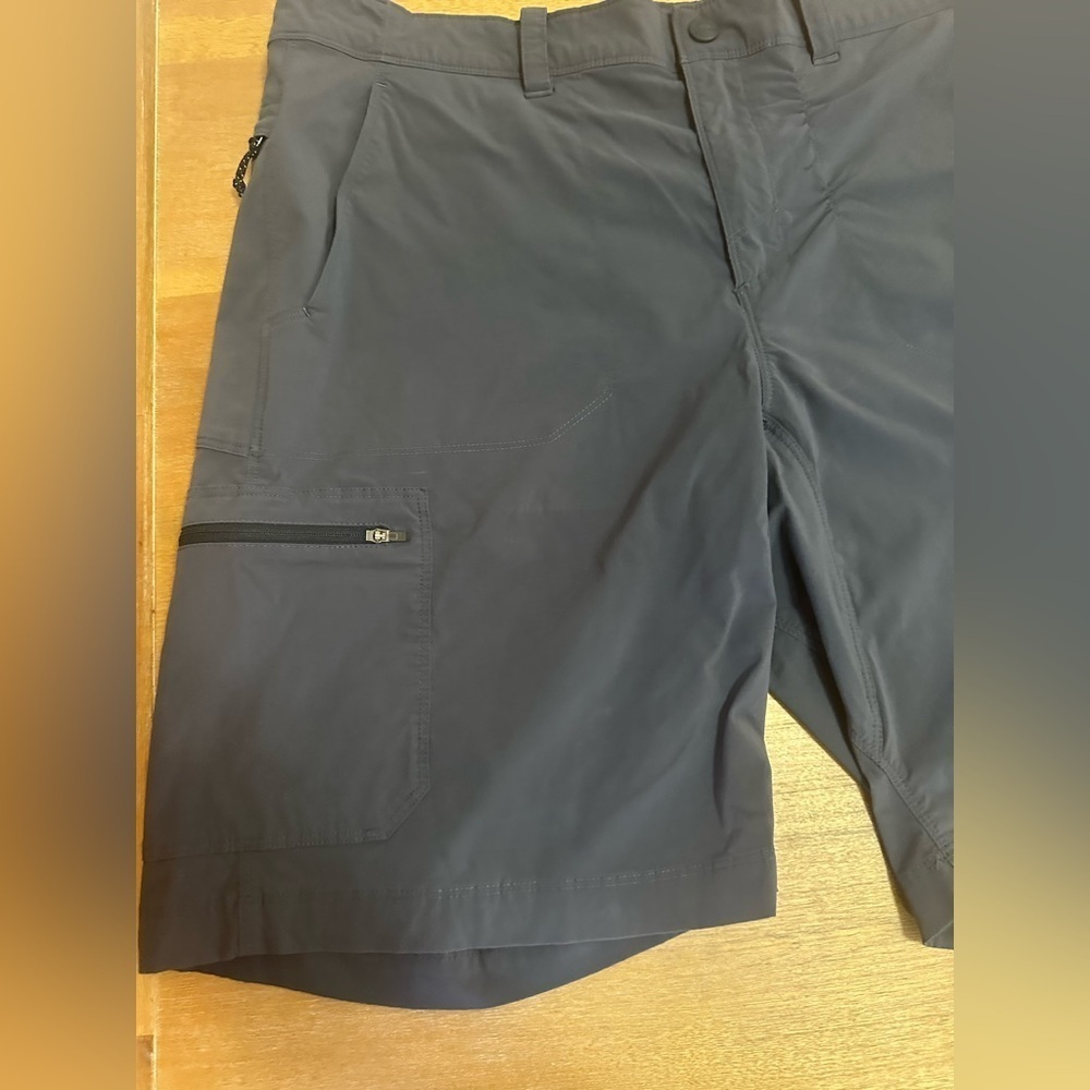 LLBean Men’s Cargo Shorts Size 35 - Picture 2 of 11