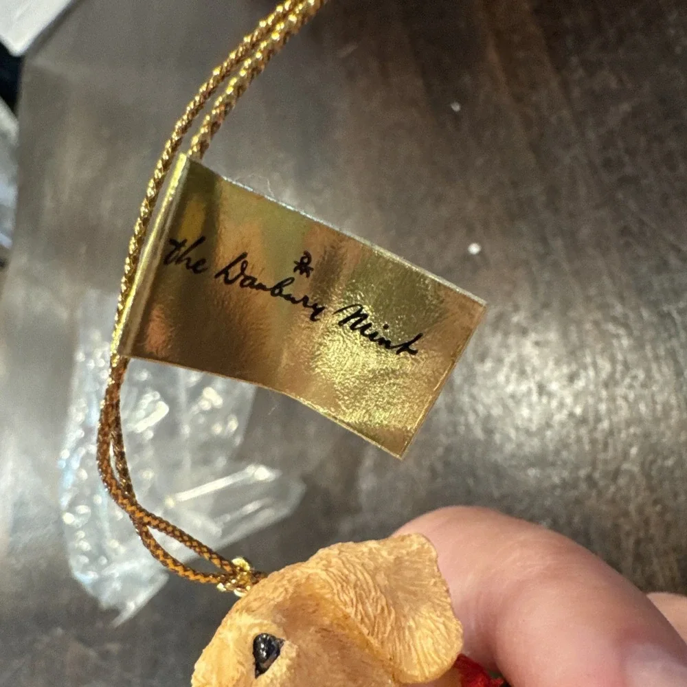 Danbury Mint A Golden Holiday Best Paw Forward - Picture 6 of 6