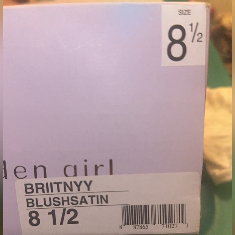 BRAND NEW MADDEN GIRL SNEAKERS - Picture 2 of 6