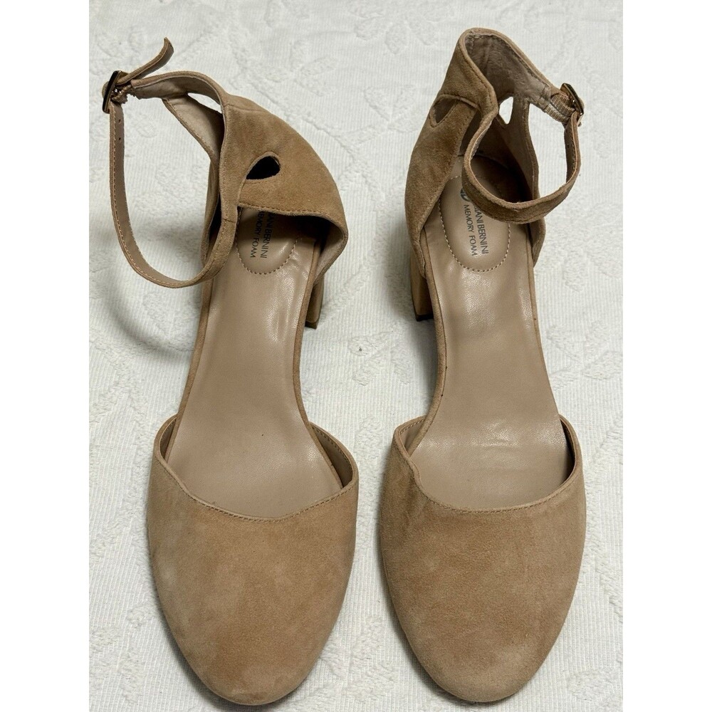 NWOT Giani Bernini Suede Block Heel Ankle Strap Pumps Nude Tan 9M - Picture 2 of 10