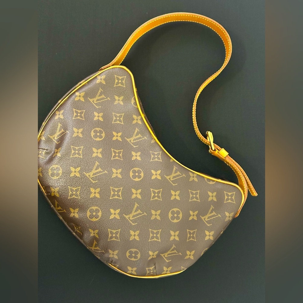 Louis Vuitton Croissant MM‎ Bag