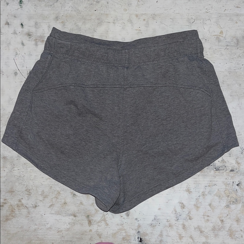 Lululemon Inner Glow Short 3" *Terry
Heathered Core Medium Grey | size 6 - Picture 3 of 9