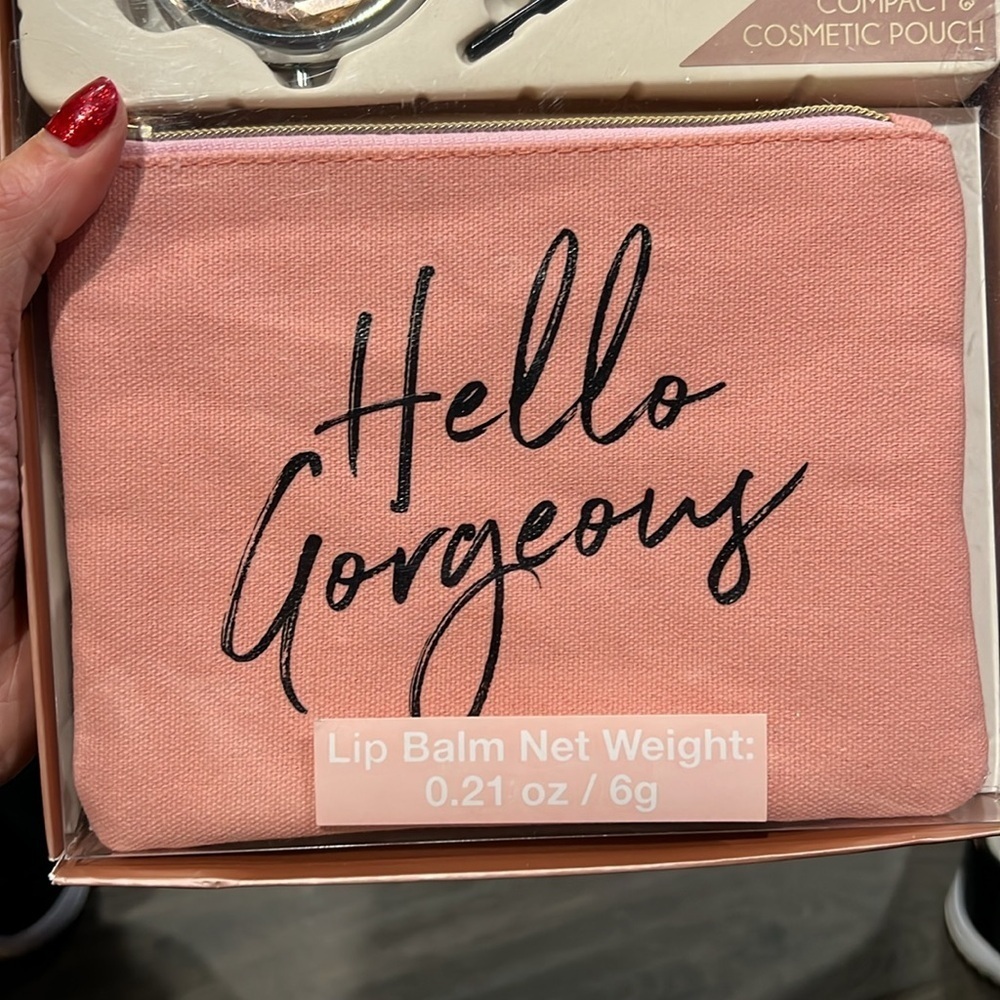 NEW Lip Care Beauty Makeup Set with Pouch! - Picture 3 of 4