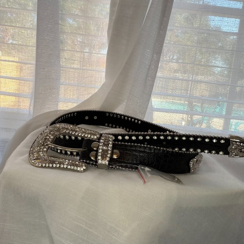 NWT Women’s Western Rhinestone Leather Belt Small 34” Silver Buckle Cowgirl Y2K - Picture 5 of 16