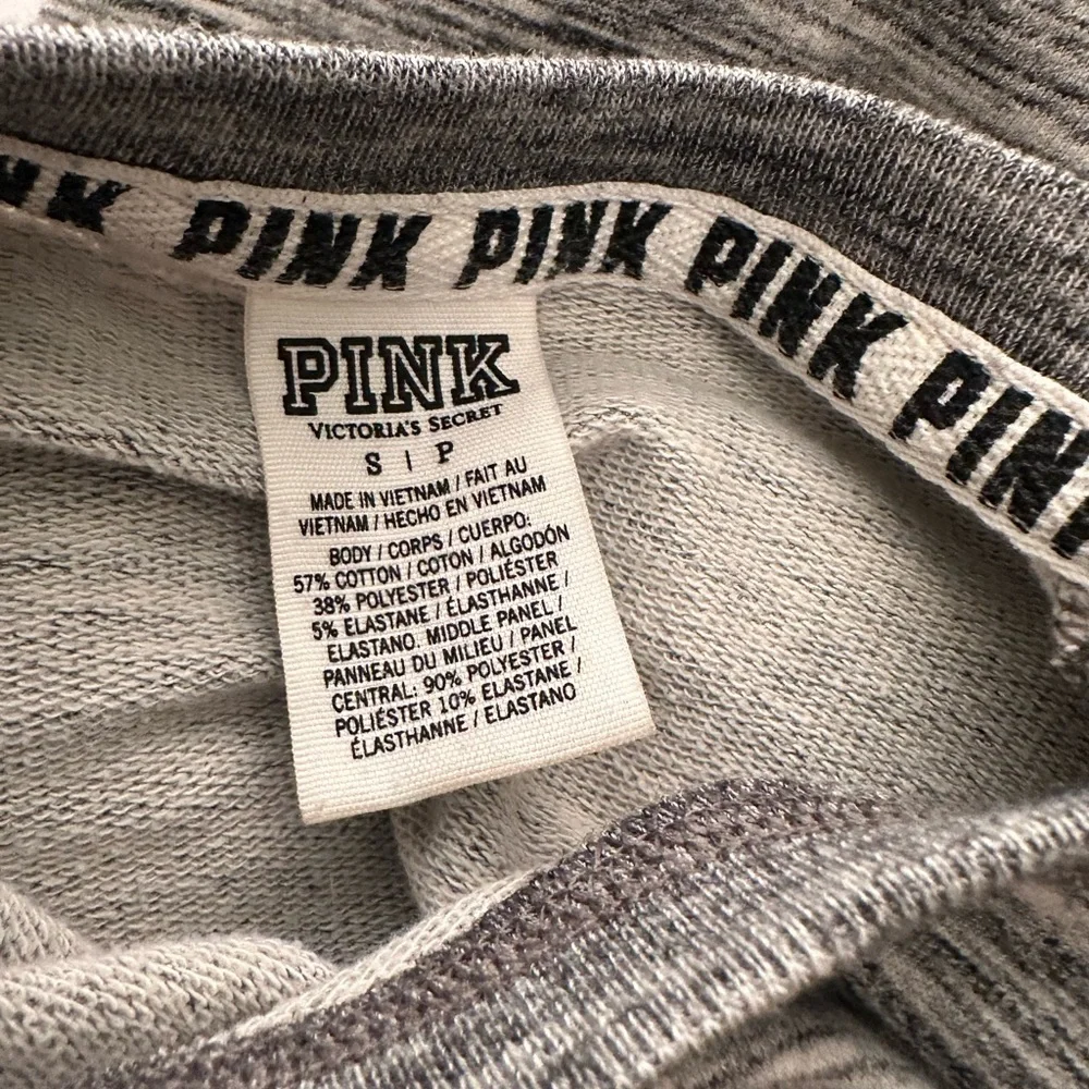 🩷 PINK Victoria's Secret Crewneck Sweatshirt - Oversized SMALL P2P - 21” - Picture 4 of 4