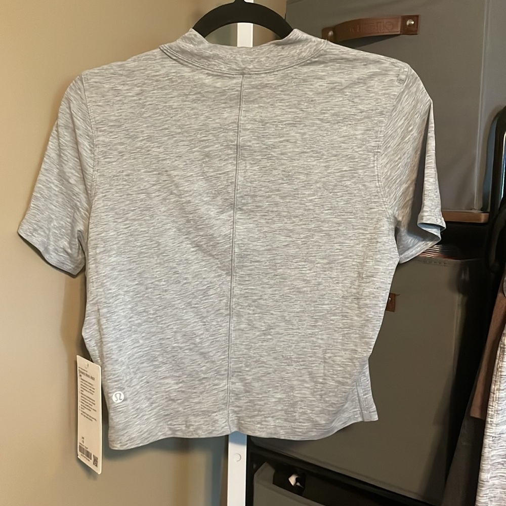 NWT Lululemon Kitsilano Cropped Mock Neck Tee sz 10 Heathered Core Light Grey - Picture 3 of 4