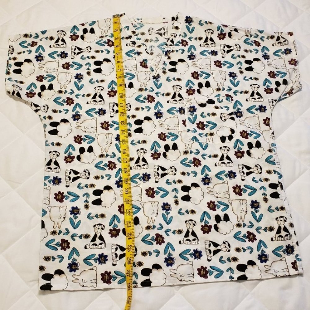 Small Scrub Top- White and Animal Print - Picture 2 of 7