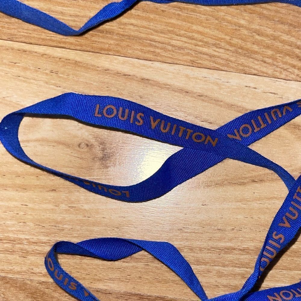 LOUIS VUITTON Gift String LOUIS VUITTON Gift String LOUIS VUITTON Gift S… - Picture 2 of 3